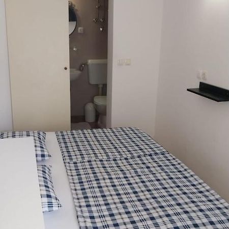Apartmani Bonavia Jelsa  Esterno foto