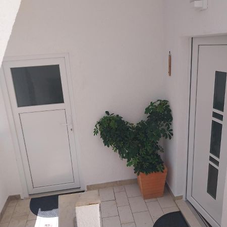 Apartmani Bonavia Jelsa  Esterno foto